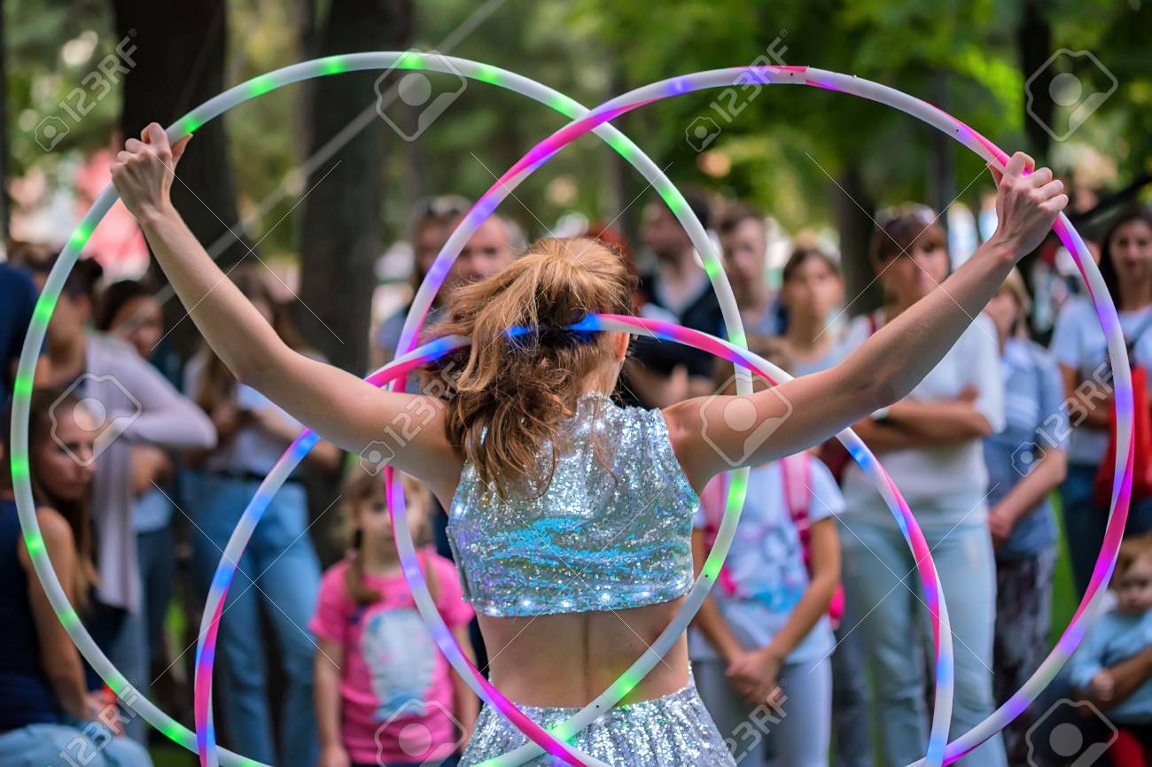 Hooping: Learn How to Dance with a Hula Hoop